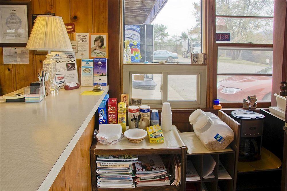 Best Inn Wellsville Интерьер фото